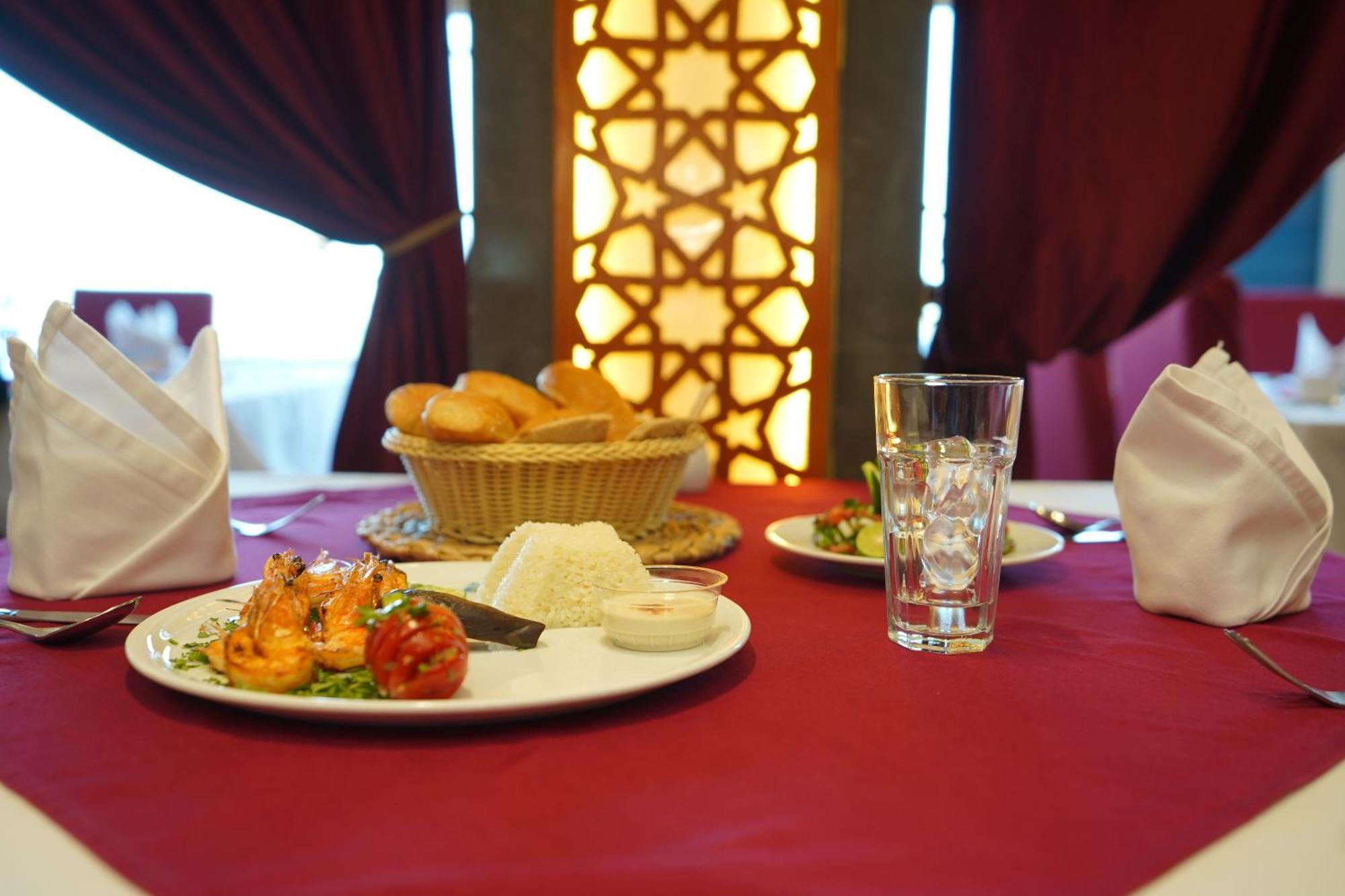 Al Fanar Azur Hotel Suhaj Exterior photo